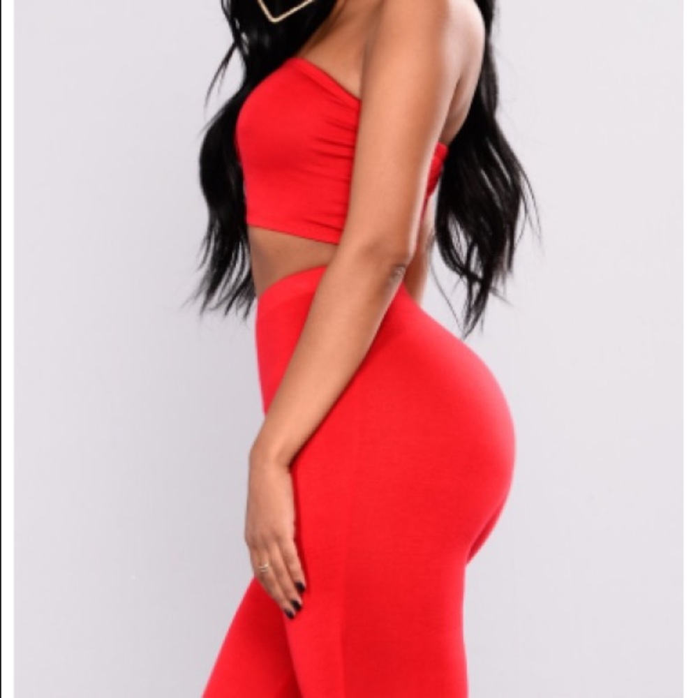 NWT On the Down low set in red 💃🏻💃🏻